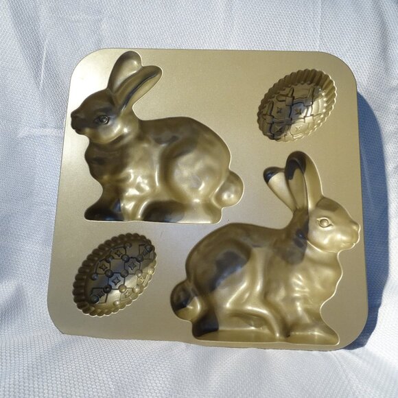Nordic Ware 3D Easter Egg Bunny Rabbit Cake Pan - Picture 1 of 7